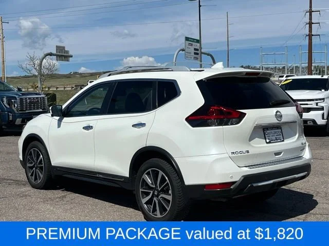Used 2019 White Nissan SL image 3