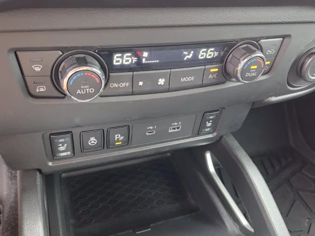 Used 2025 White Nissan SV image 21