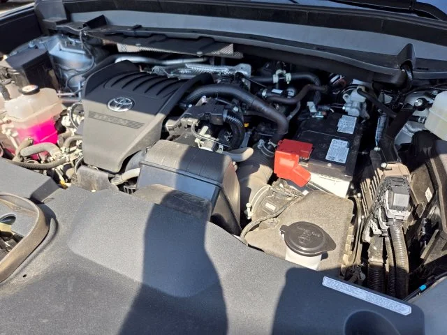 Used 2025 Silver Toyota XLE image 21