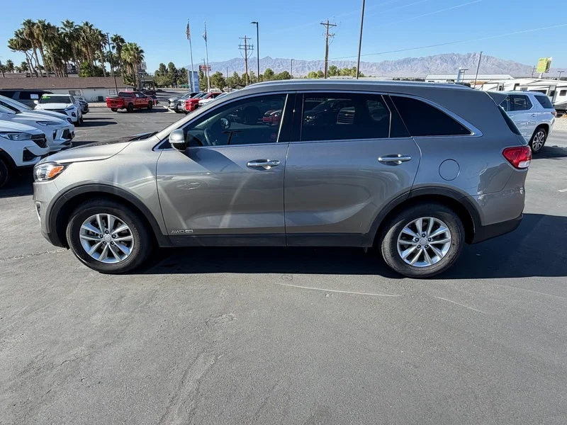 Used 2018 Titanium Silver Kia LX V6 image 6
