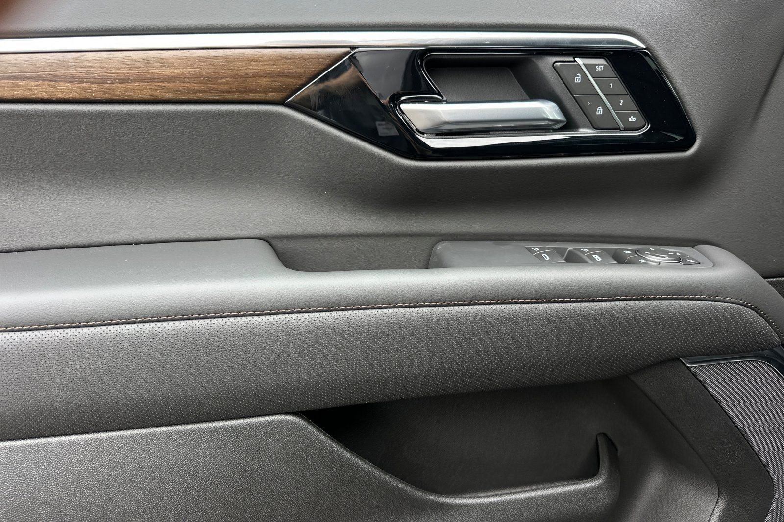 2026 Chevrolet Suburban High Country - Photo 11