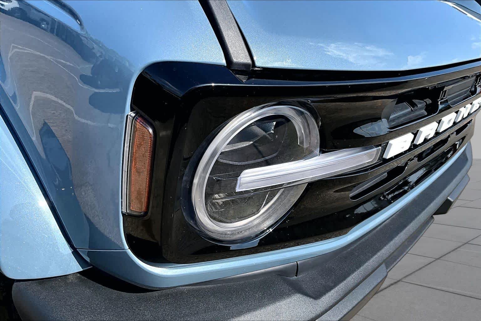 Used 2025 Azure Gray Metallic Tri-Coat Ford Outer Banks image 27