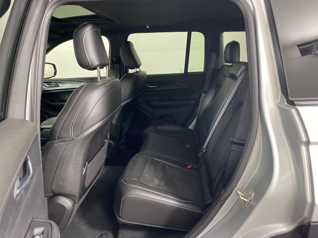 Used 2024 Silver Jeep Altitude X image 11