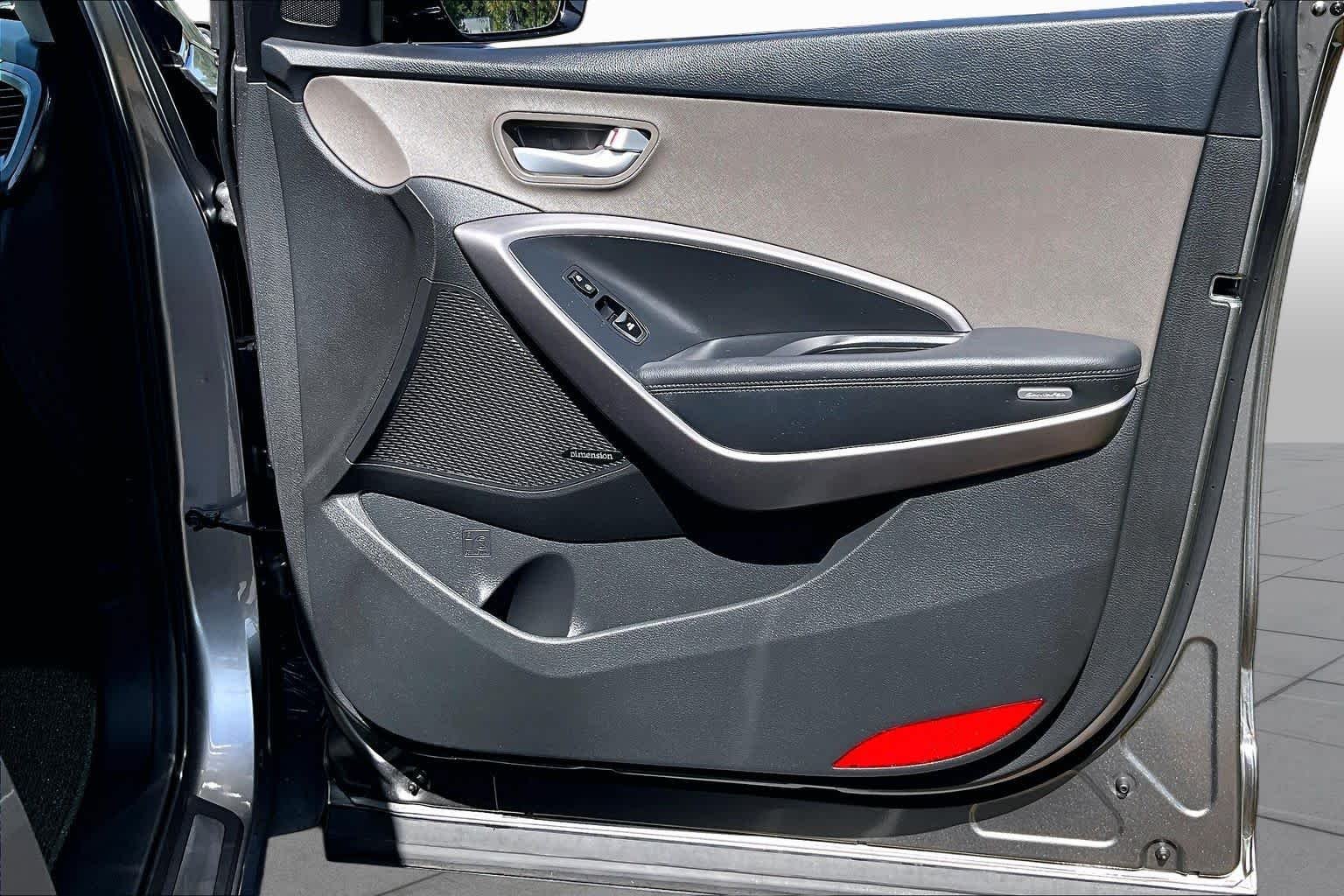 Used 2015 Mineral Gray Hyundai  image 23