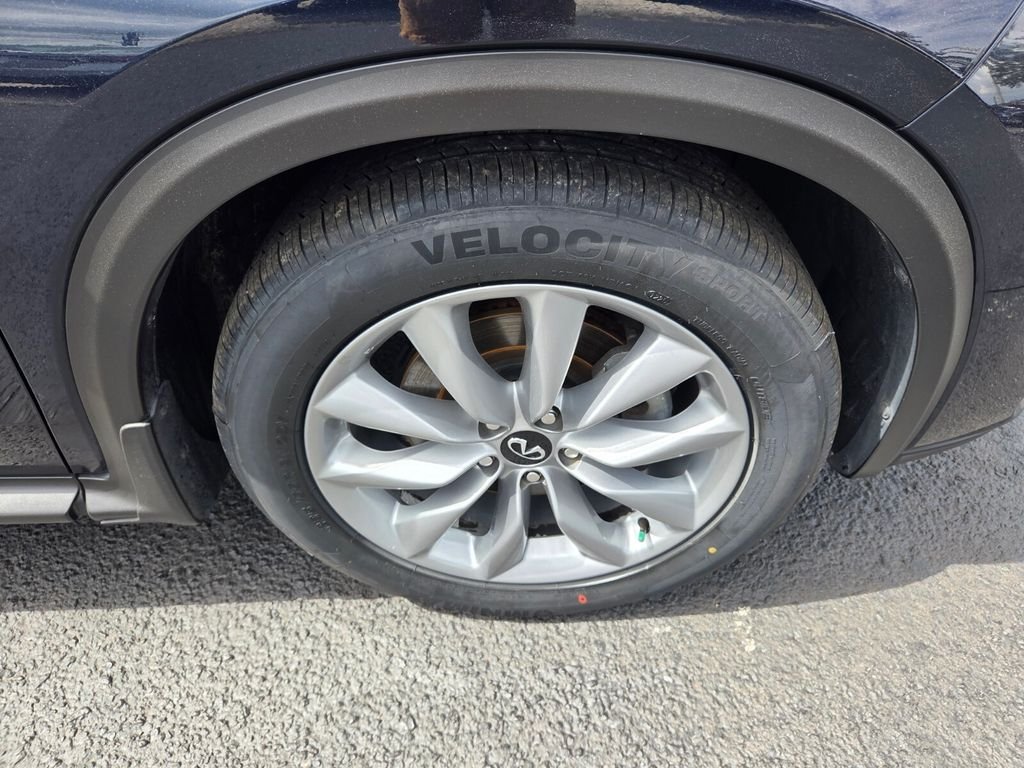 Used 2020 Blue INFINITI LUXE image 18