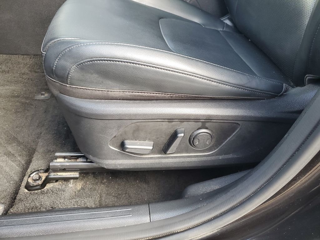 Used 2023 Fusion Black Kia EX image 9