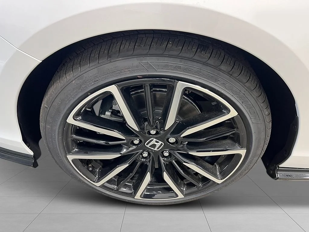 New 2026 Platinum White Pearl Honda Touring Hybrid image 11