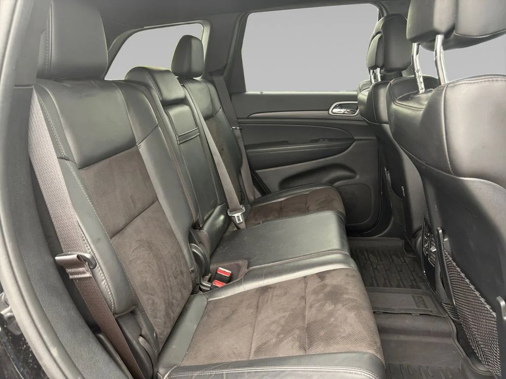 Used 2020 Black Jeep Laredo image 16