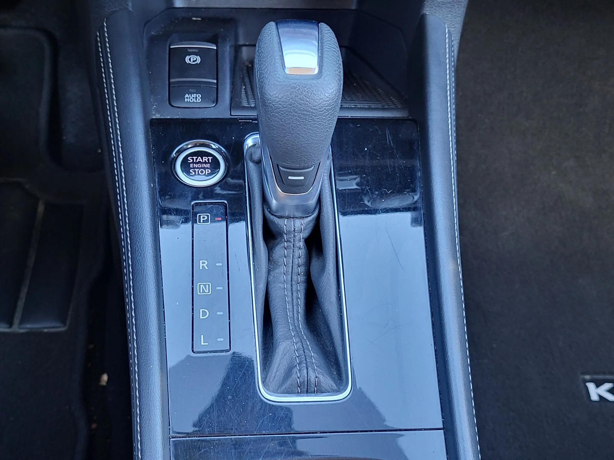 Used 2024 Boulder Gray Pearl Nissan SR image 23
