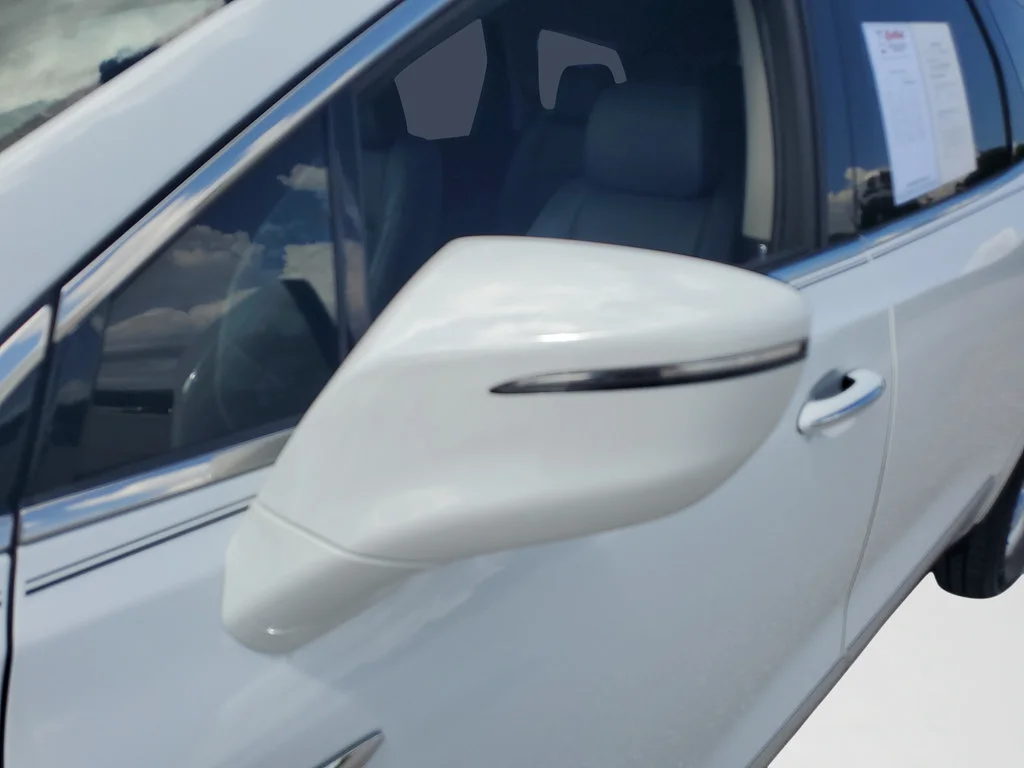 Used 2021 (Includes Satin Nickel lower exterior accent color.) Buick Essence image 23