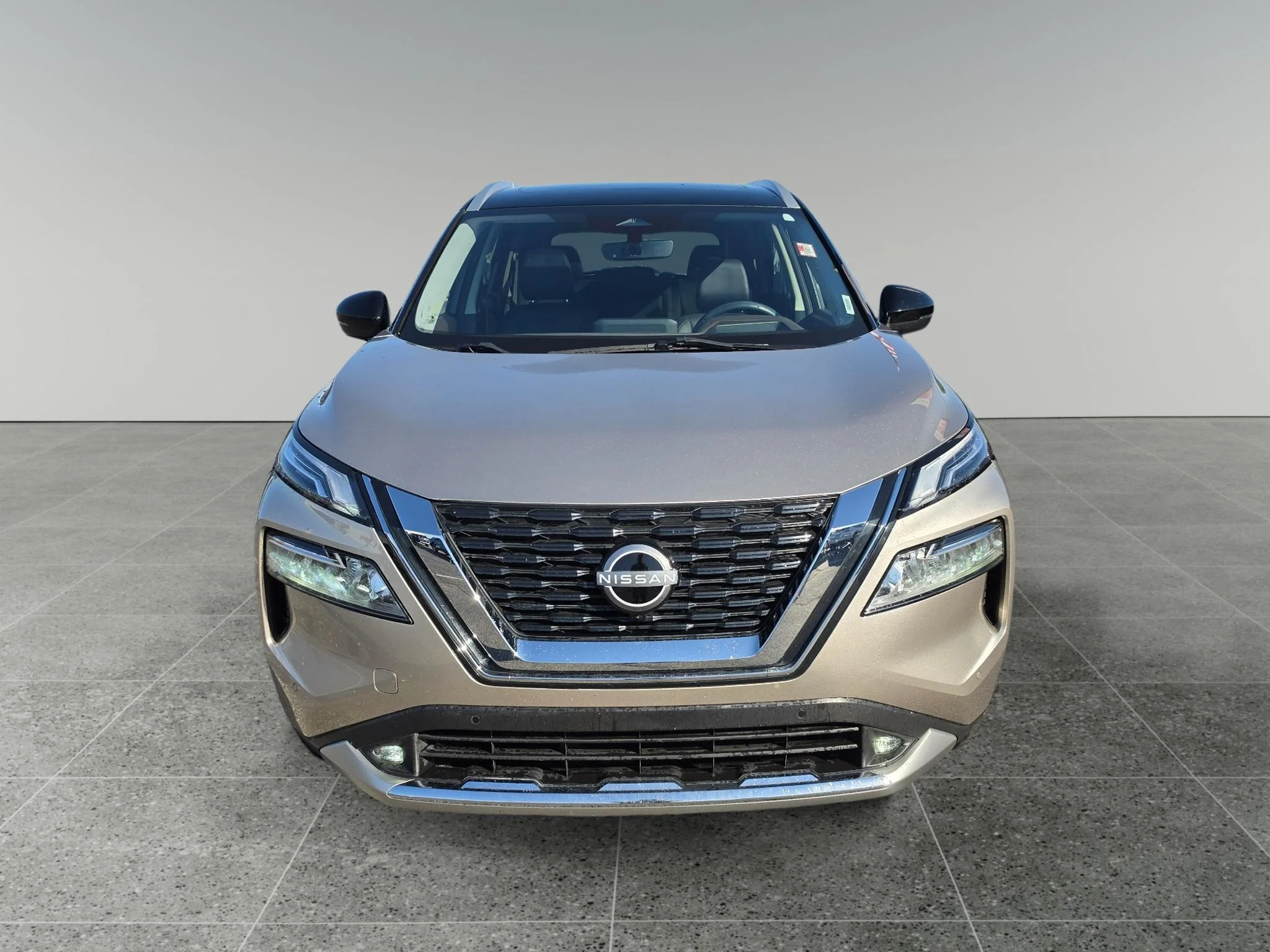 Used 2022 Champagne Silver Metallic/Super Black Nissan Platinum image 9