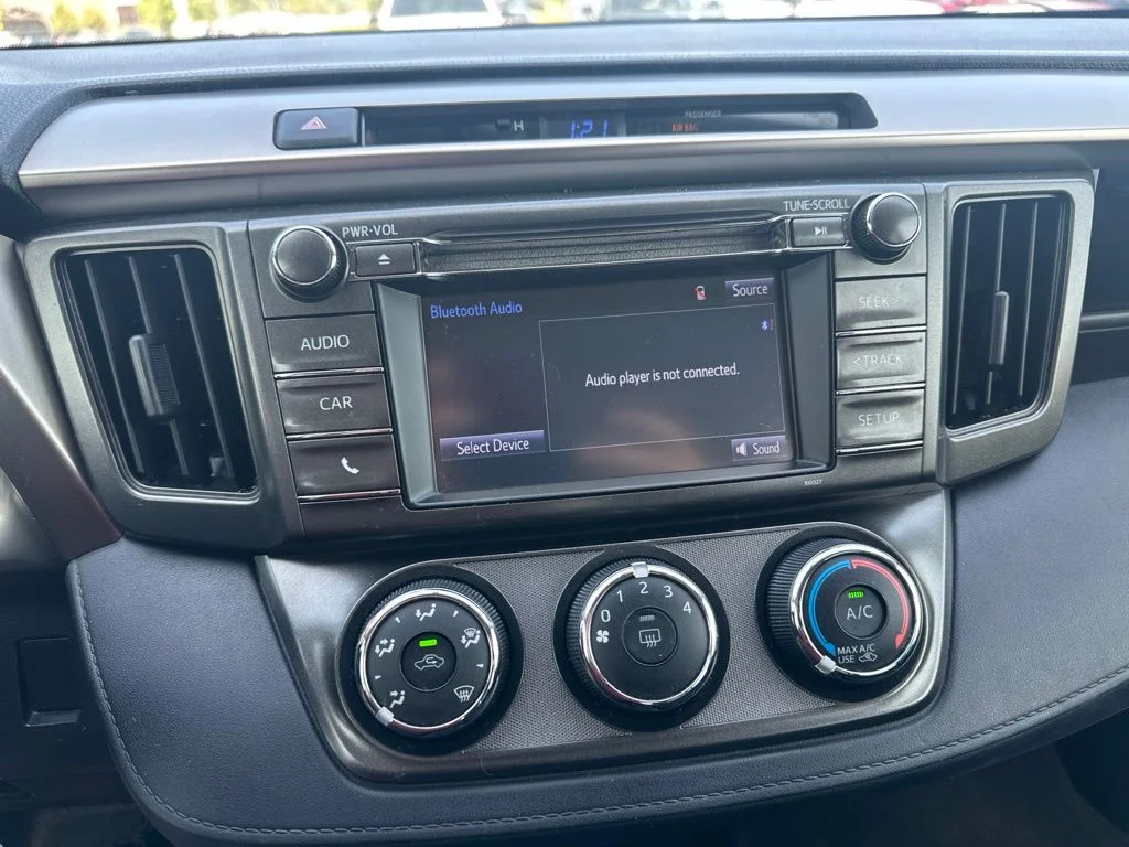 Used 2015 White Toyota LE image 4