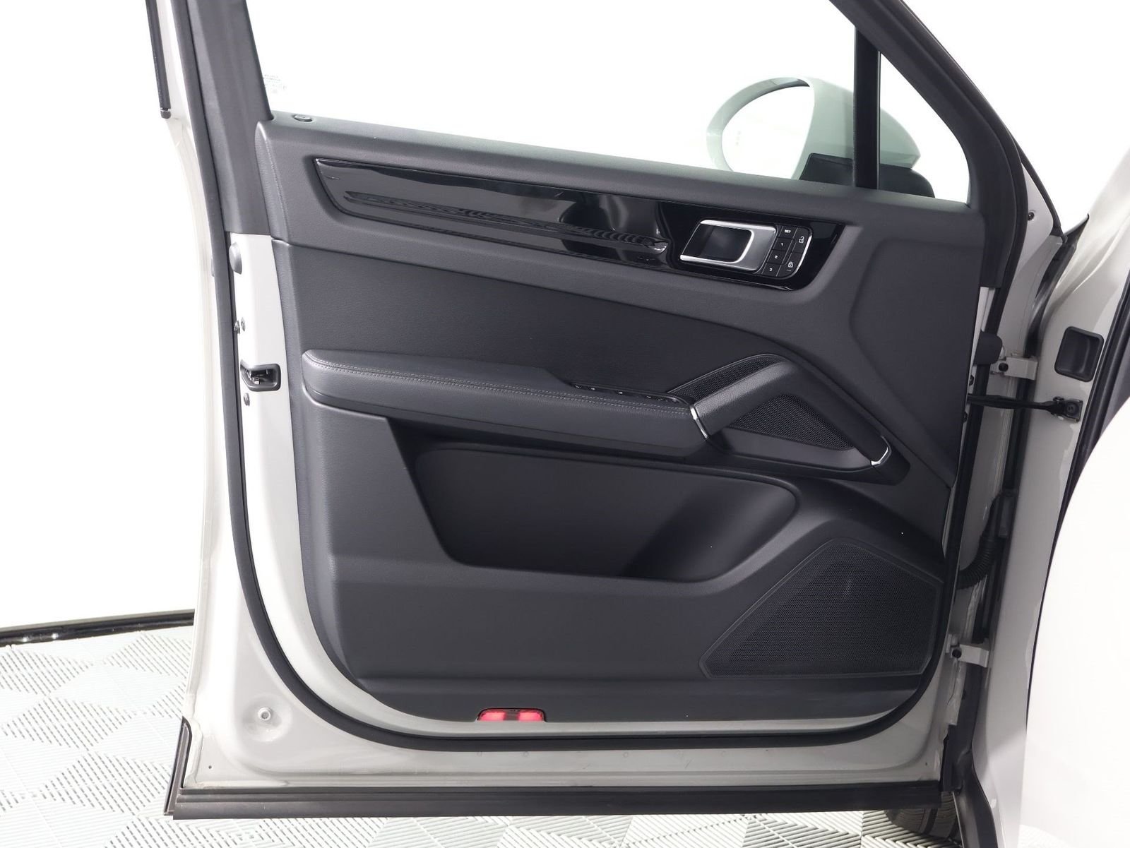 Certified Used 2023 Chalk Porsche  image 20