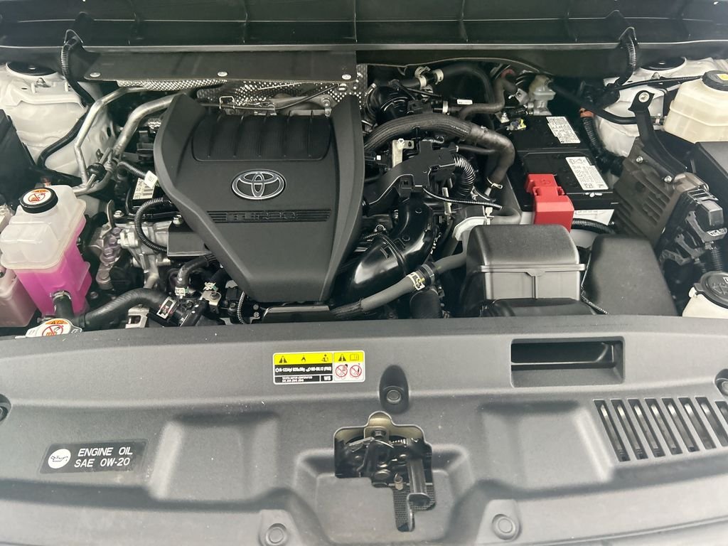 Used 2023 Pearl Toyota Platinum image 27
