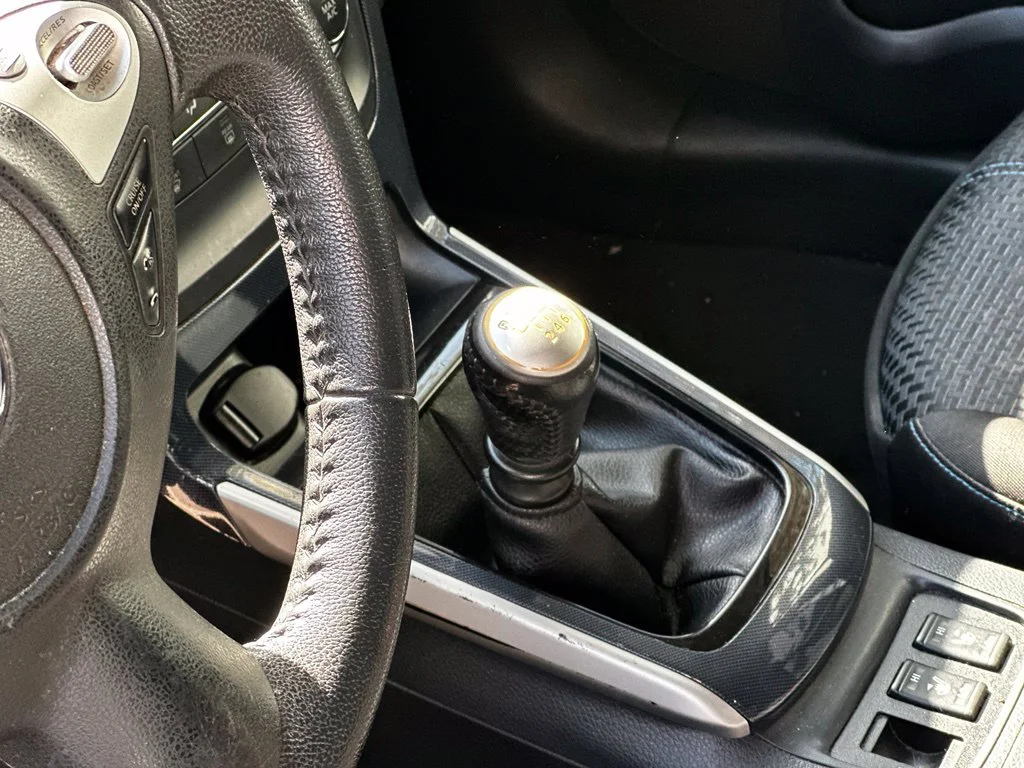 Used 2017 White Nissan SR image 24