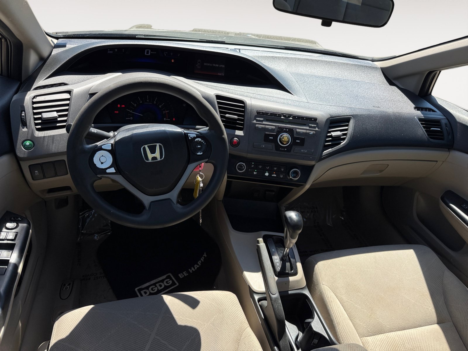 Used 2012 Alabaster Silver Metallic Honda LX image 15
