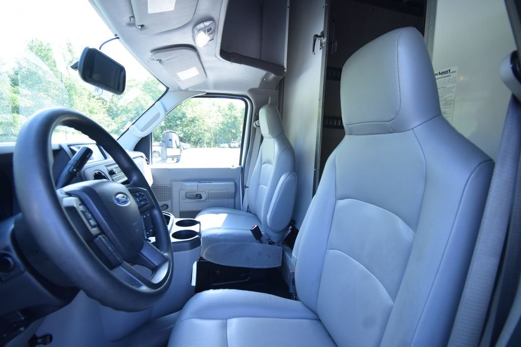 Used 2022 Oxford White Ford Base image 12