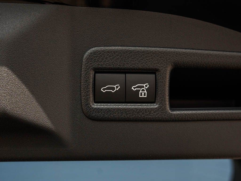 New 2026 ASTRO BLACK MICA Subaru Premium image 8
