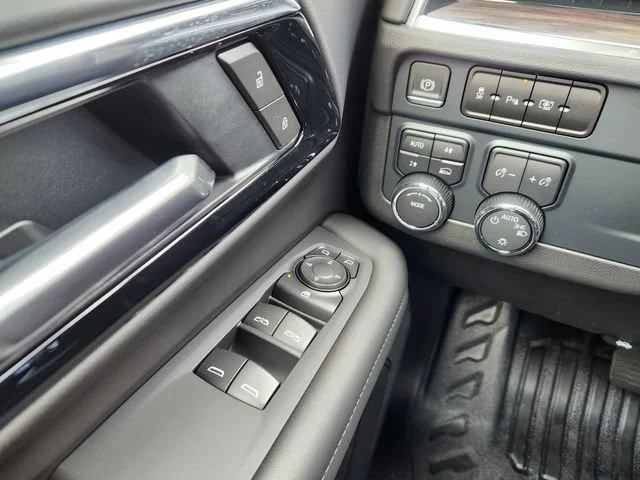 New 2025 Black Chevrolet Commercial image 27