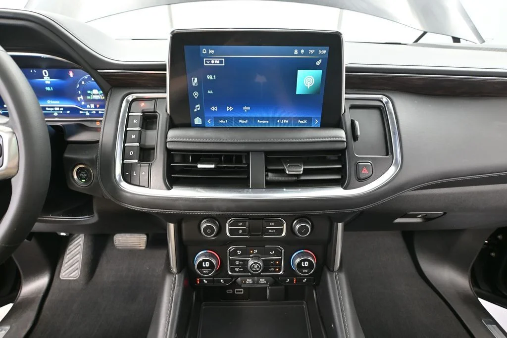 Used 2024 Black Chevrolet Z71 image 26