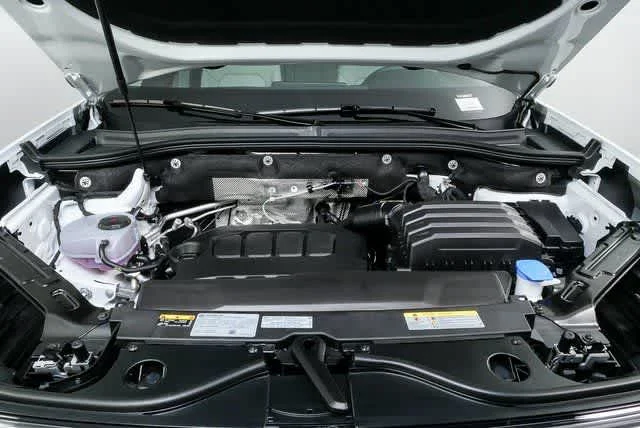New 2026 Opal White Pearl Volkswagen 2.0T SE image 33
