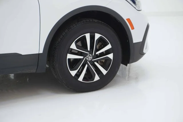 Used 2022 WHITE Volkswagen S image 5
