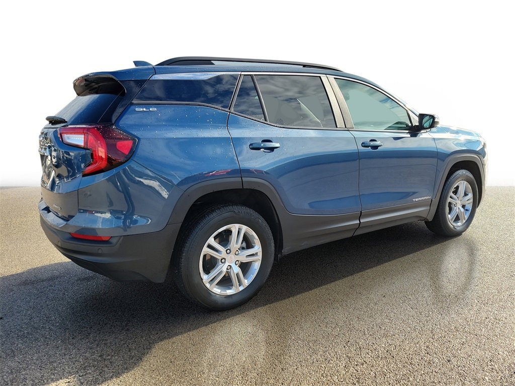 2024 Gmc Terrain SLE photo 3