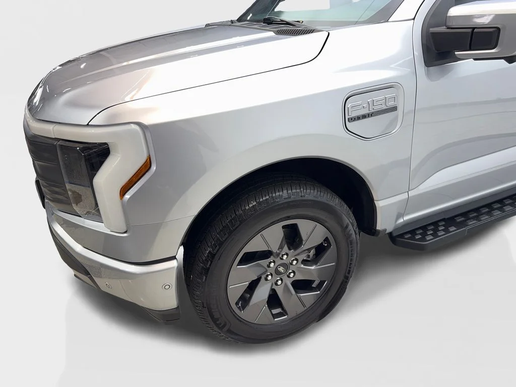 Used 2022 Silver Ford Lariat image 17