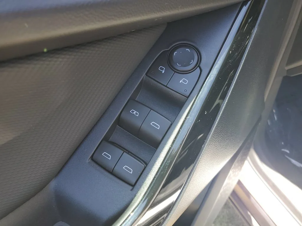Used 2026 Summit White Chevrolet LT image 20