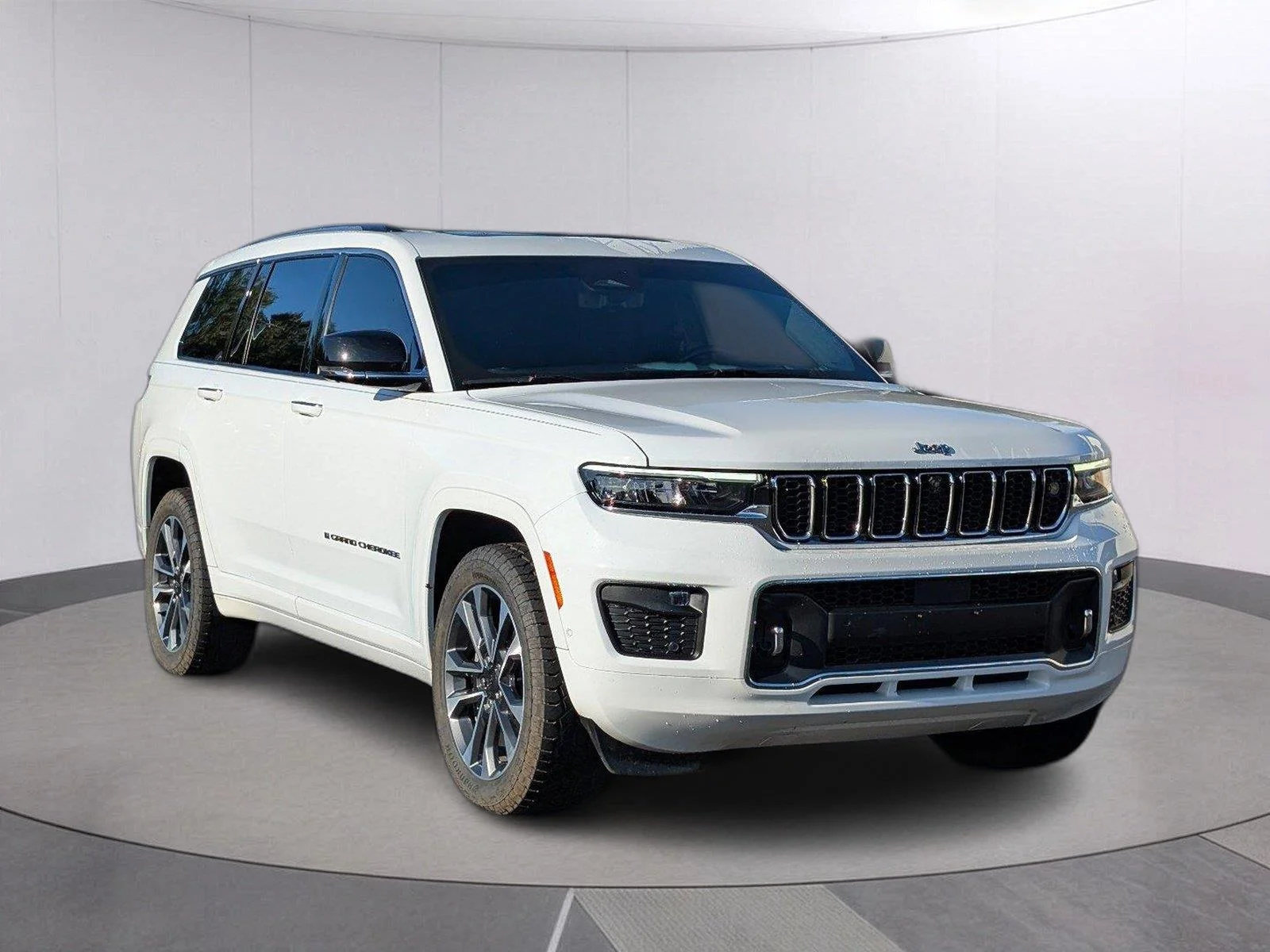 Used 2021 Bright White Clearcoat Jeep Overland image 9
