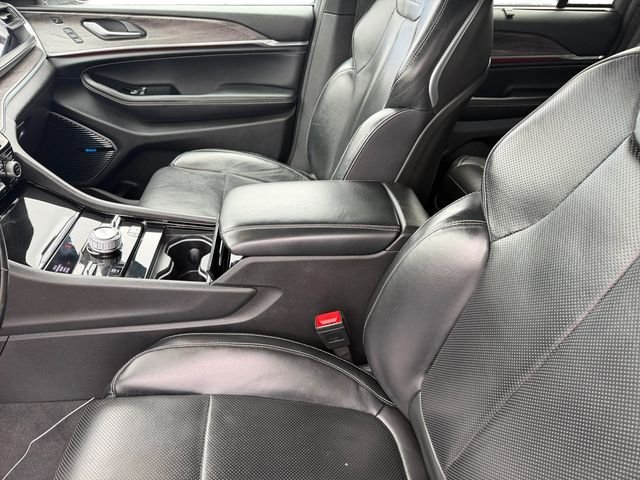 Used 2022 White Jeep Overland 4xe image 15