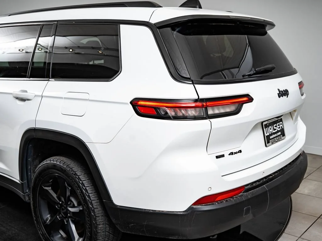 Used 2023 Bright White Clearcoat Jeep Altitude image 19