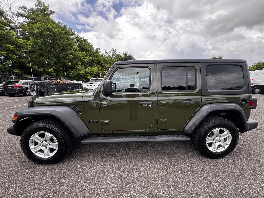 Used 2023 Green Jeep Sport S image 8