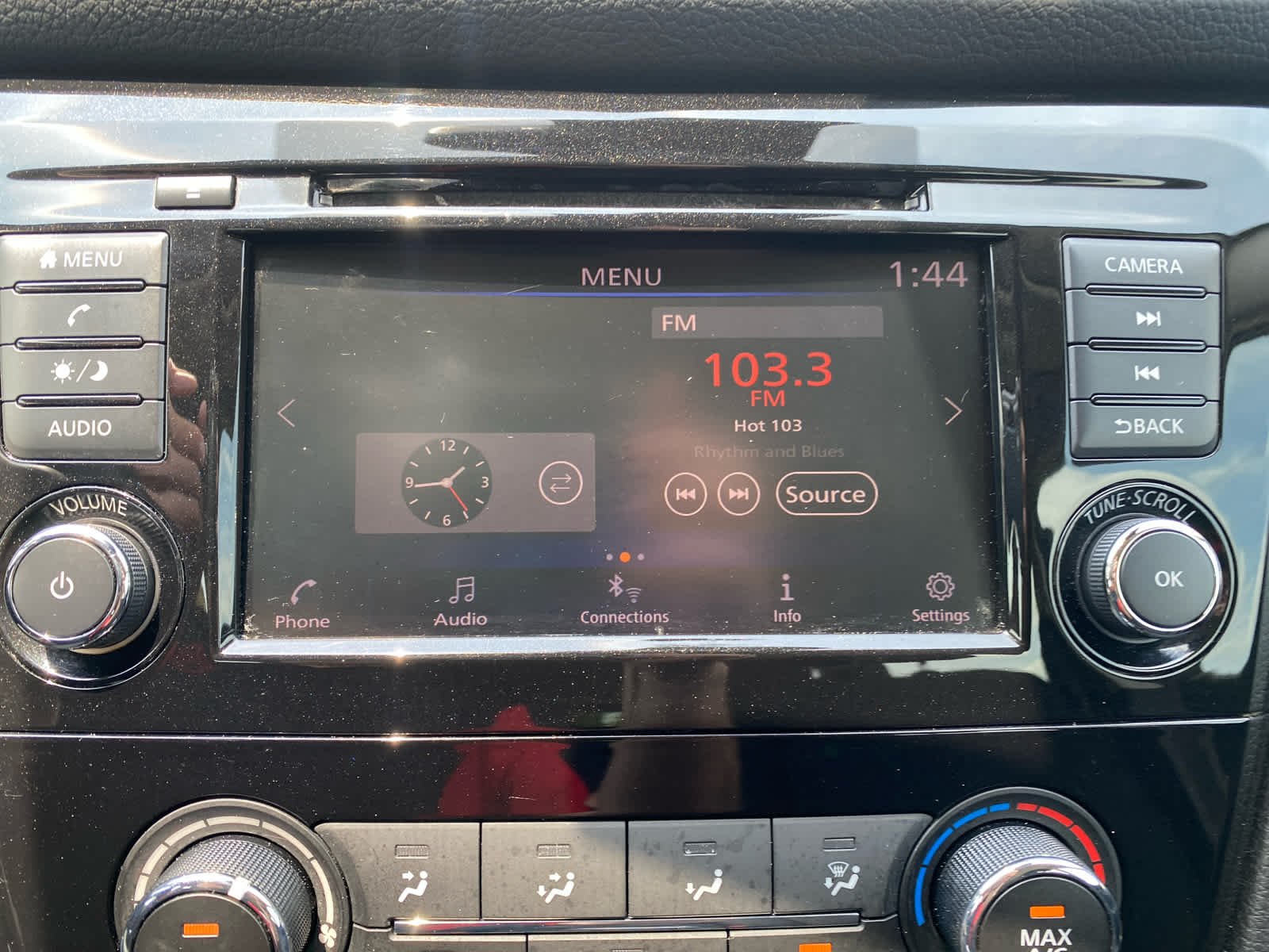 Used 2020 Black Nissan S image 14