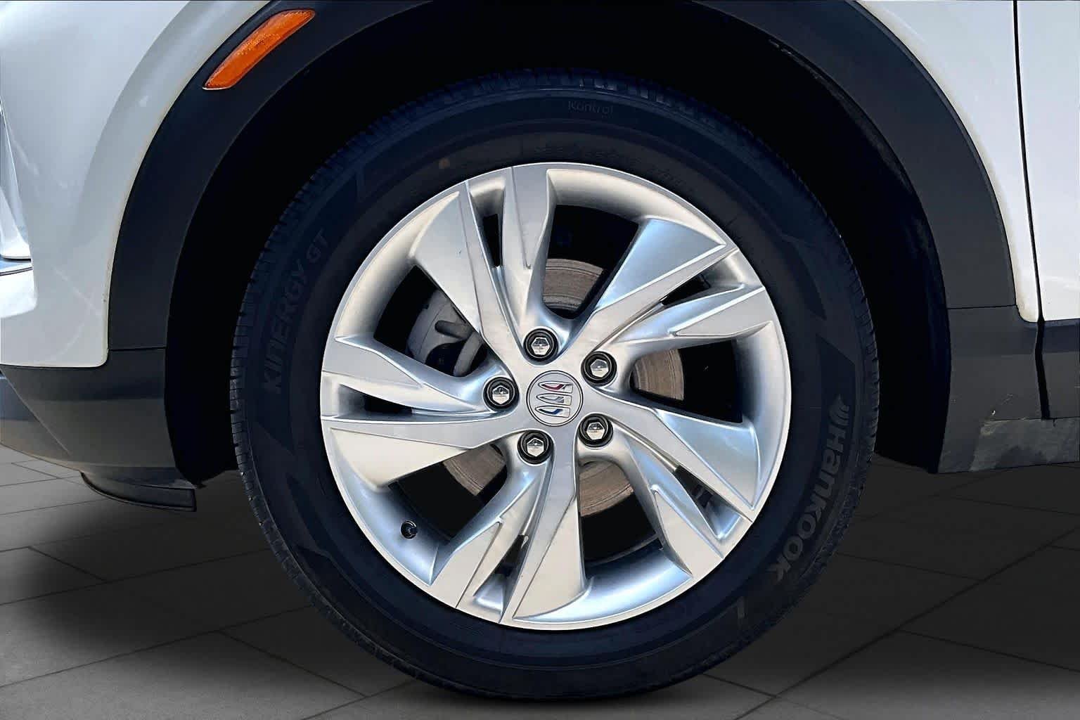 Used 2024 Summit White Buick Preferred image 10