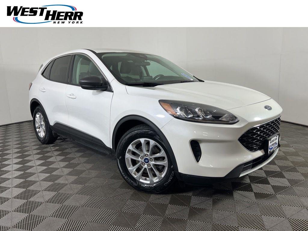 Used 2022 White Metallic Ford SE image 1