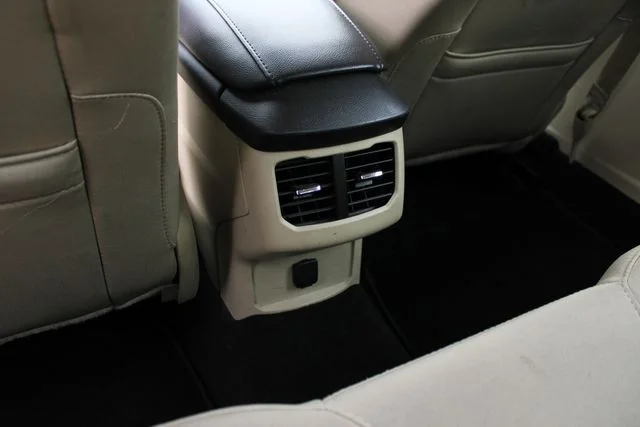 Used 2014 Red Ford SE image 21
