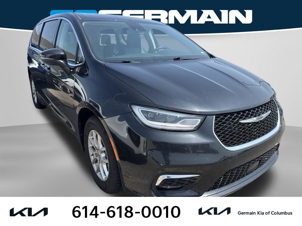 Used 2023 Black Chrysler Touring L image 6