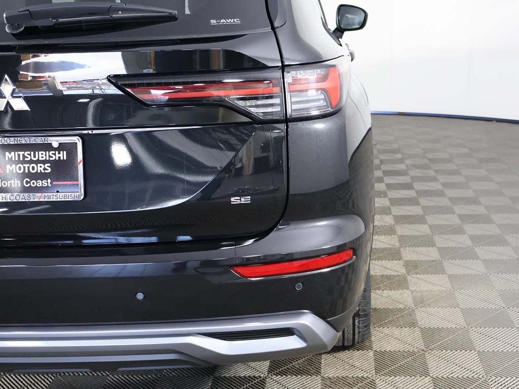 2025 Mitsubishi Outlander SE - Photo 18
