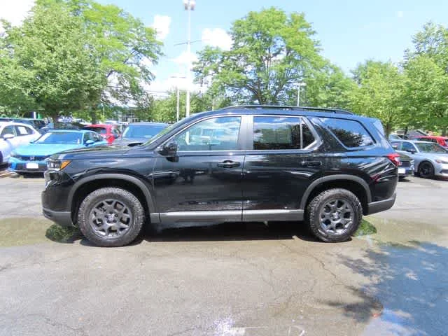 Certified Used 2025 Crystal Black Pearl Honda TrailSport image 3