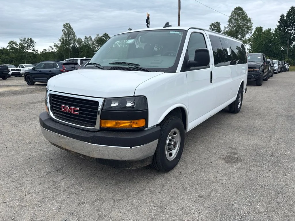 Used 2025 White GMC LT image 1