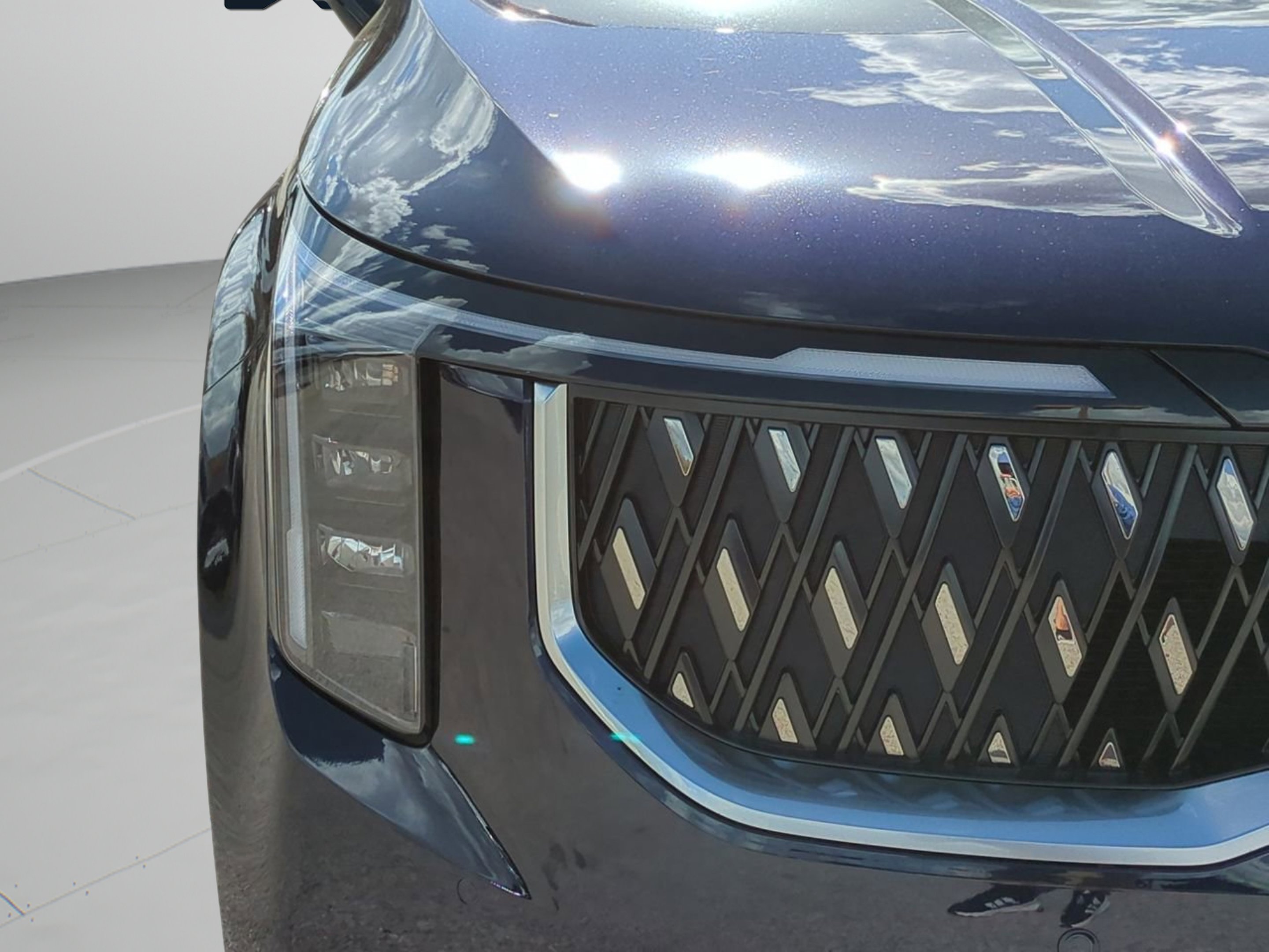 New 2026 Deep Chroma Blue Kia LX image 10