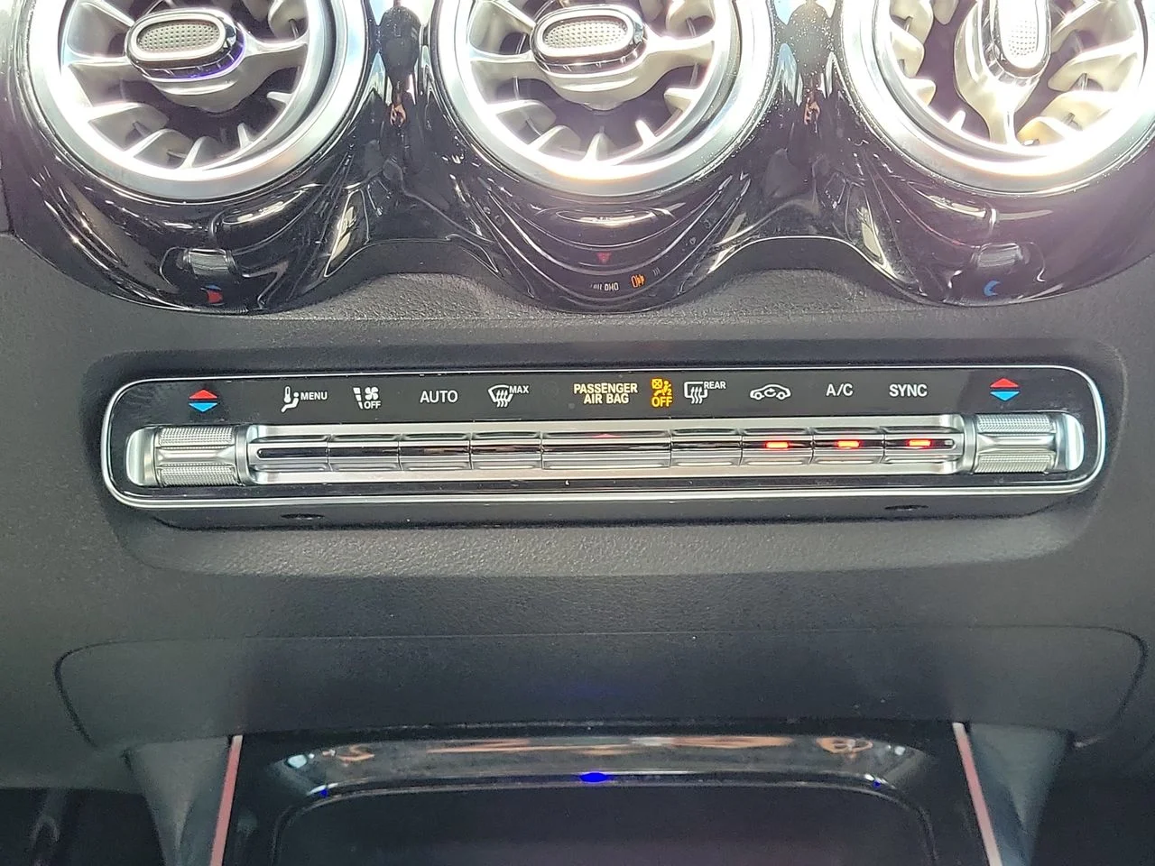 Certified Used 2023  Mercedes-Benz GLB 250 image 19