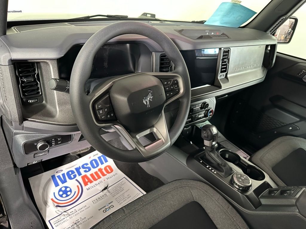 2025 Ford Bronco 4-Door Base - Photo 8