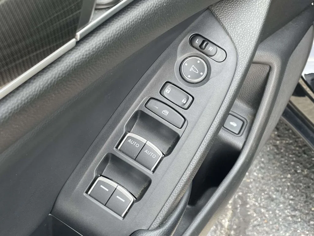 Used 2018  Honda Sport image 26