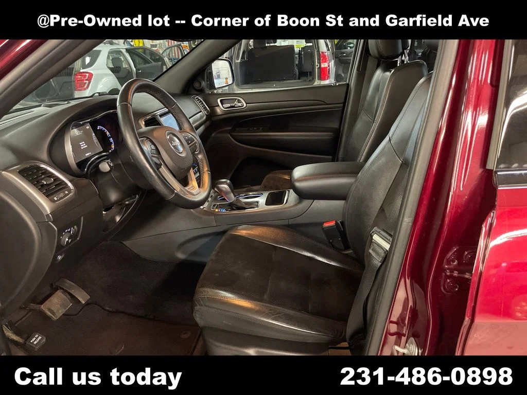 Used 2018 Red Jeep Altitude image 14