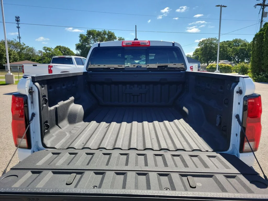Used 2023 White Chevrolet Z71 image 7