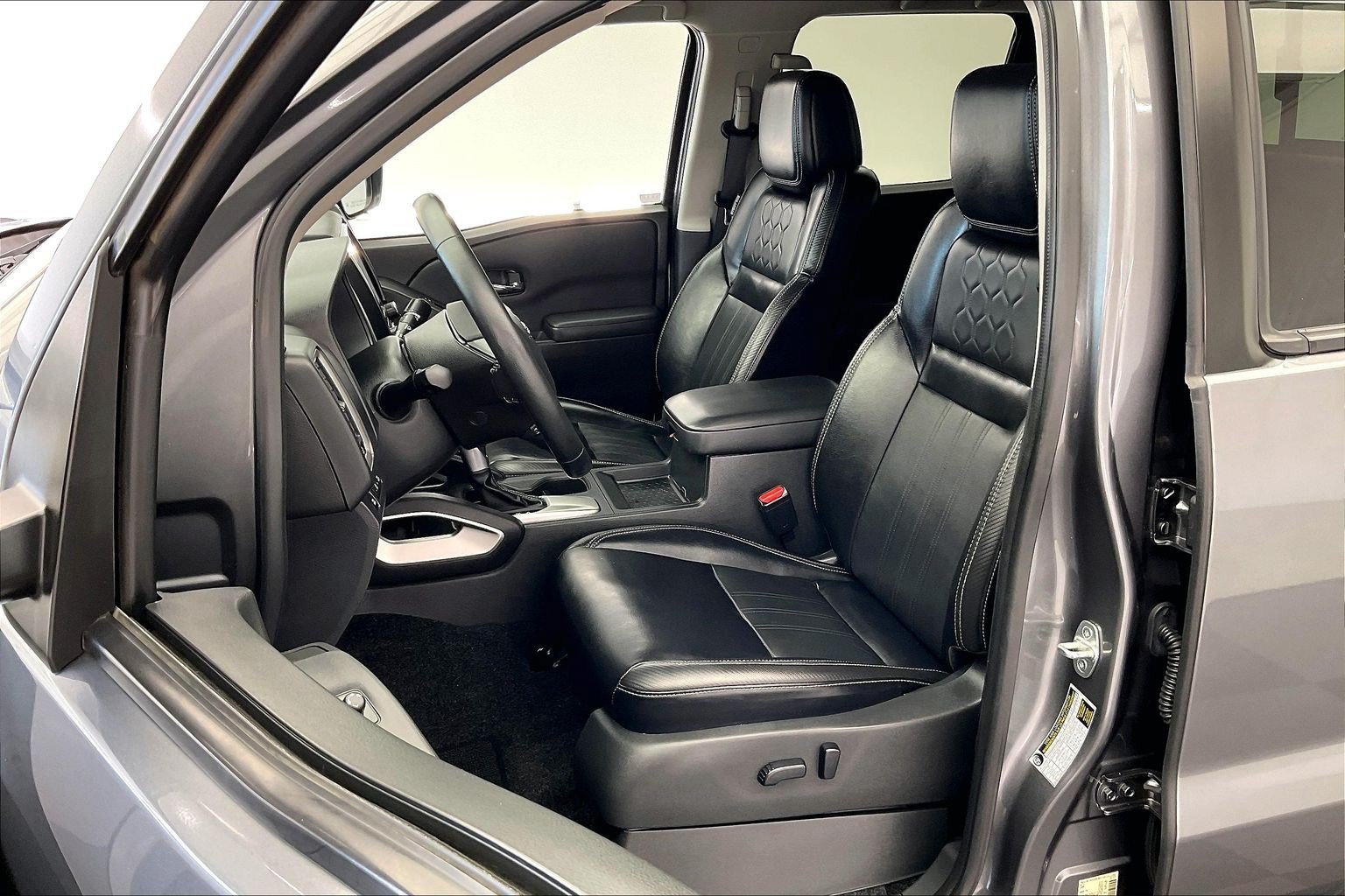 Used 2023 Gun Metallic Nissan SV image 16
