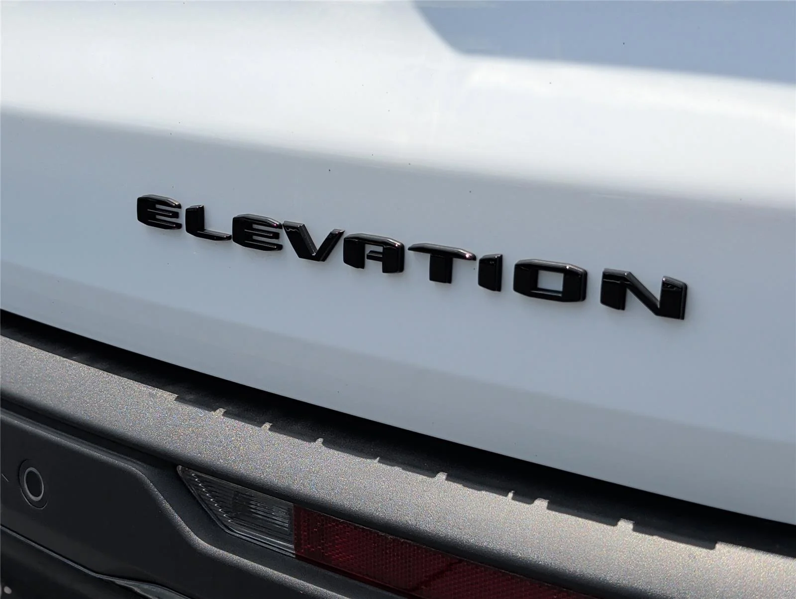 New 2026 Summit White GMC Elevation image 29