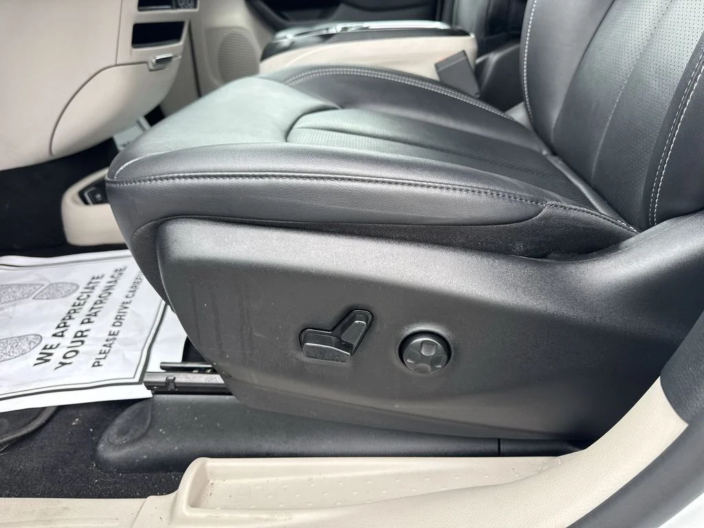 Used 2024 White Chrysler Touring L image 12